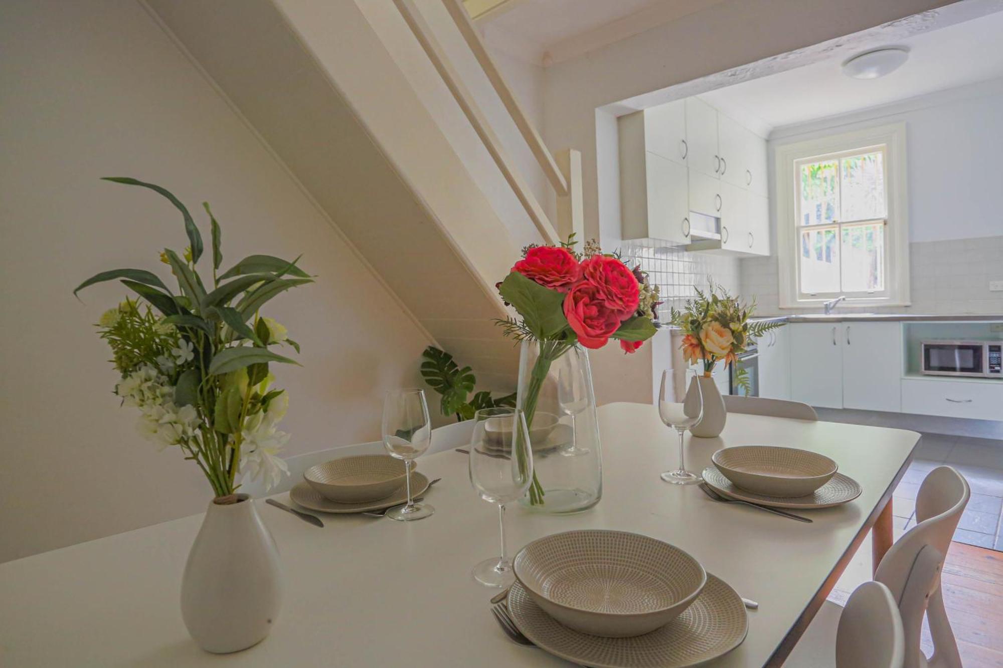 Holiday home Elegant 2 Bedroom On The Edge Of Downtown Dowling St