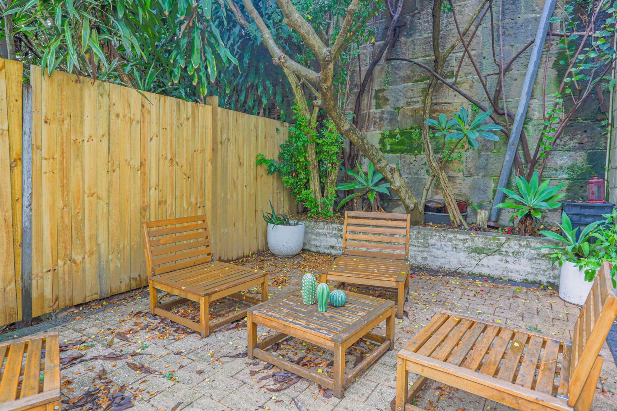 Holiday home Elegant 2 Bedroom On The Edge Of Downtown Dowling St Sydney