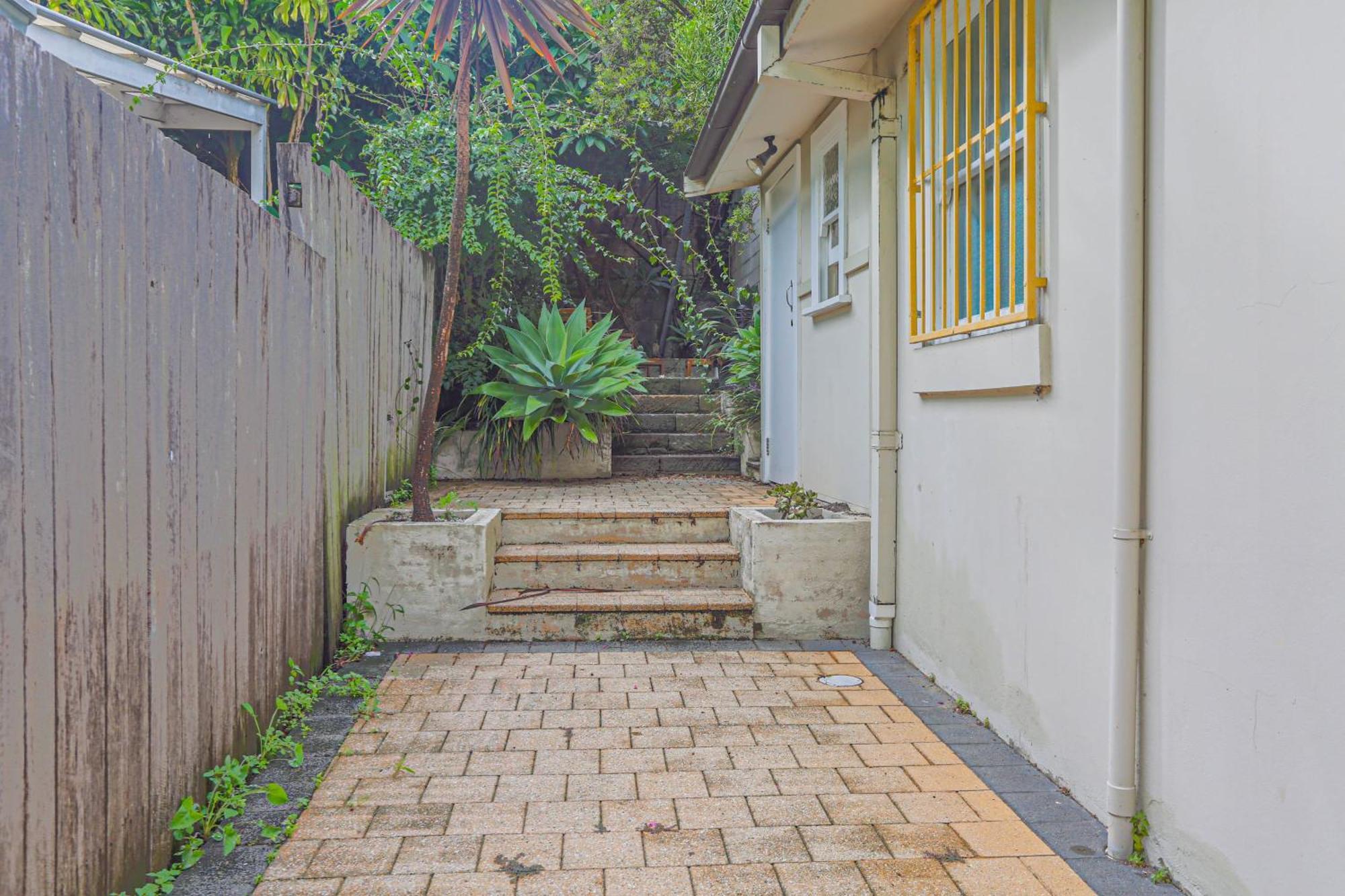 Elegant 2 Bedroom On The Edge Of Downtown Dowling St Sydney